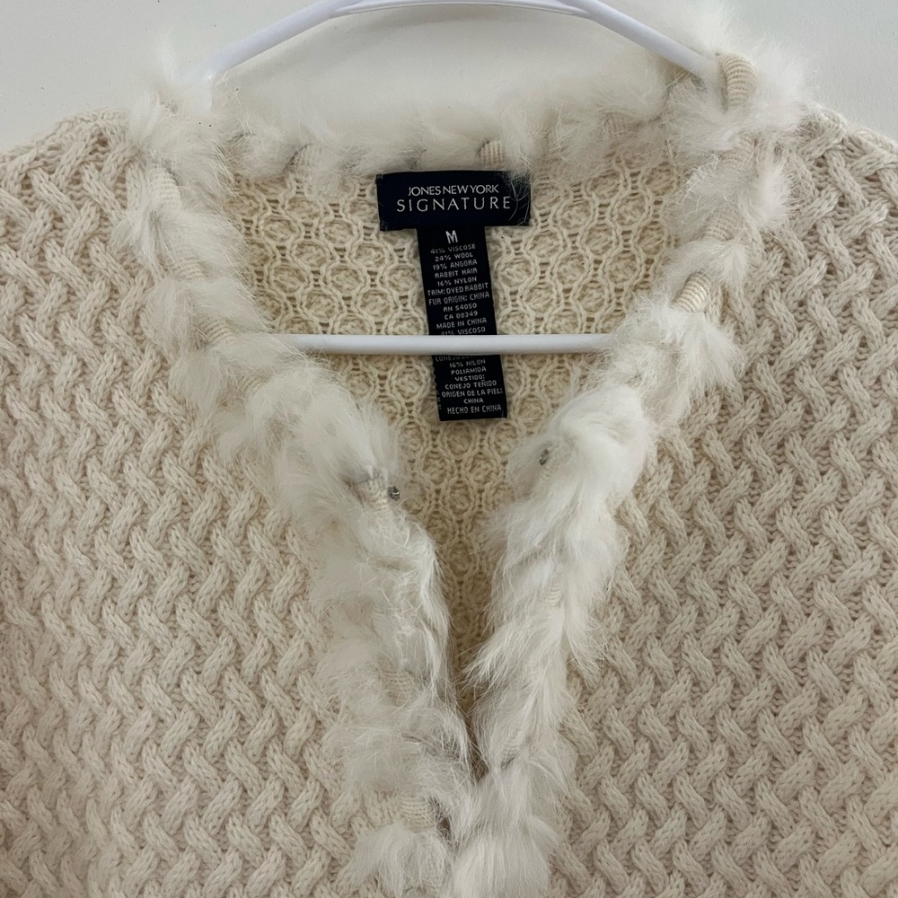 Jones New York Signature cream wool and angora trim cardigan, size medium! - Picture 3 of 7